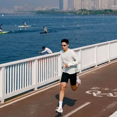 毛其